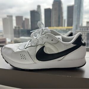 Nike Valiant Mid G’s